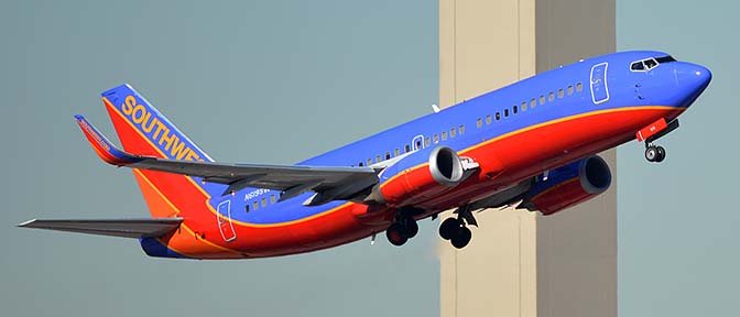 Southwest Boeing 737-3H4 N619SW, Phoenix Sky Harbor, January 11, 2016